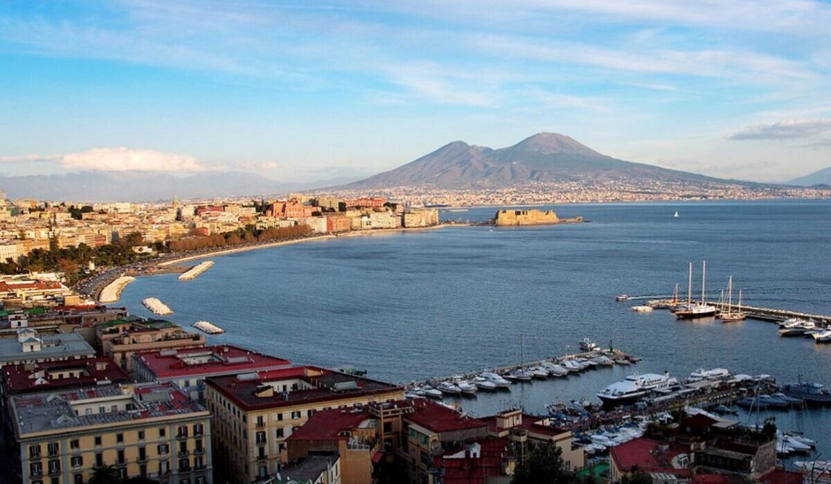 Air France includes Naples in its prestigious guide of places to see absolutely