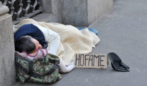A Napoli riapre la Casa delle Genti, il servizio di accoglienza per i senzatetto