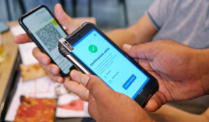 Green Pass, si allunga la scadenza a chi ha 3 dosi di vaccino: le idee del Governo