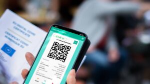 Green Pass non obbligatorio per alimentari, farmacie e altre attività essenziali: ecco il nuovo decreto