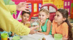 Niños en el laboratorio