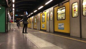 Metro línea 1 Nápoles, cierres anticipados del 20 al 22 de abril de 2022