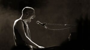 Giovanni Truppi in concerto a Napoli al Teatro Trianon per il tour Tutto l’Universo