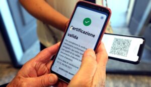 Green Pass Base e Rafforzato: cosa cambia da febbraio anche a Napoli