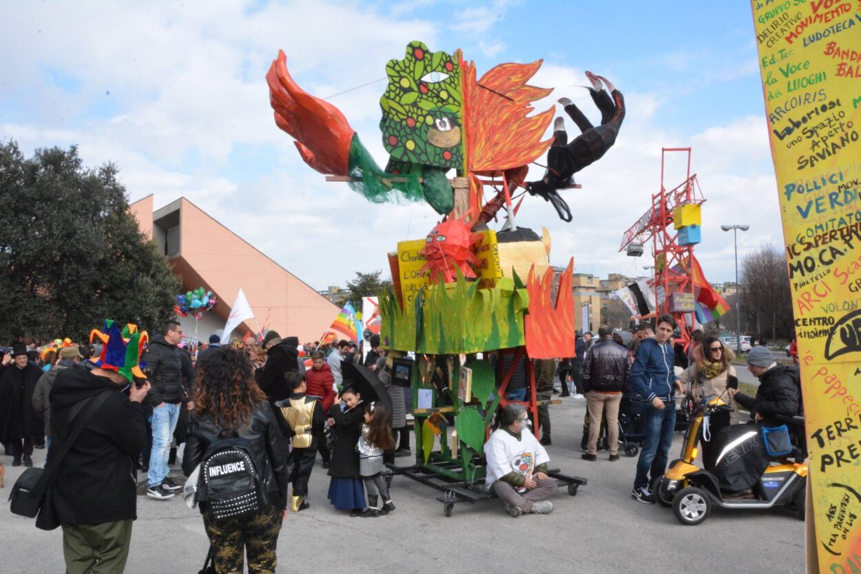 Vagão no Carnaval de Scampia