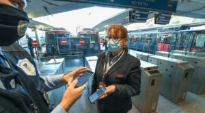 Obbligo Green Pass Rafforzato a Napoli: sospesi lavoratori ANM e EAV senza vaccino