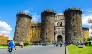 Maschio Angioino en Nápoles: aperturas extraordinarias gratuitas los domingos para el Mayo de los Monumentos