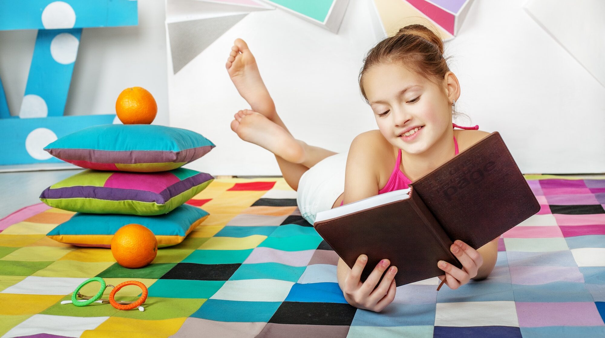 Niña leyendo