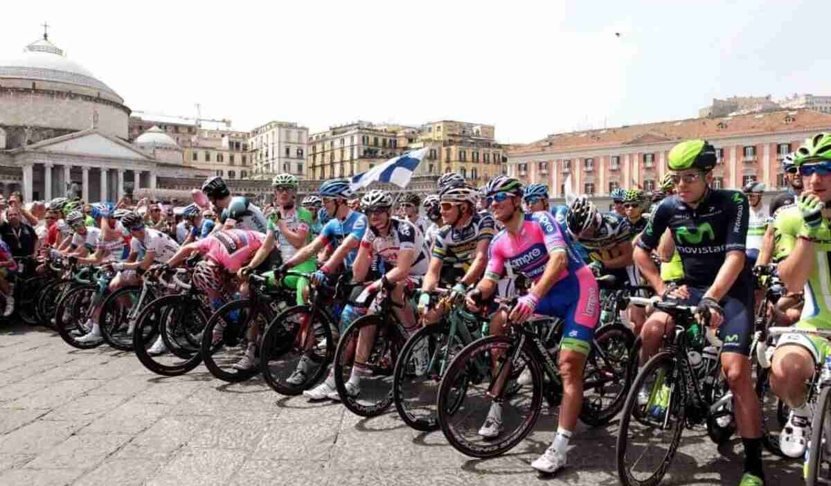 Tour of Italy in Naples