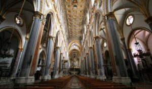 Tour Streghe a Napoli per conoscere i luoghi delle riprese di Mystery Land