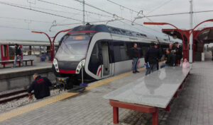 8 年 2022 月 XNUMX 日，那不勒斯-阿韦尔萨地铁环维苏维亚纳库马纳罢工