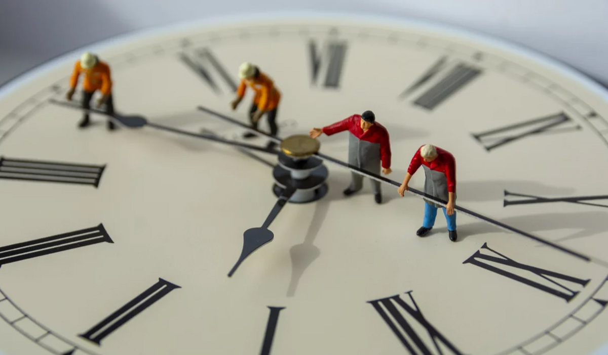 Summer time, hands forward one hour: advantages, disadvantages and possible abolition