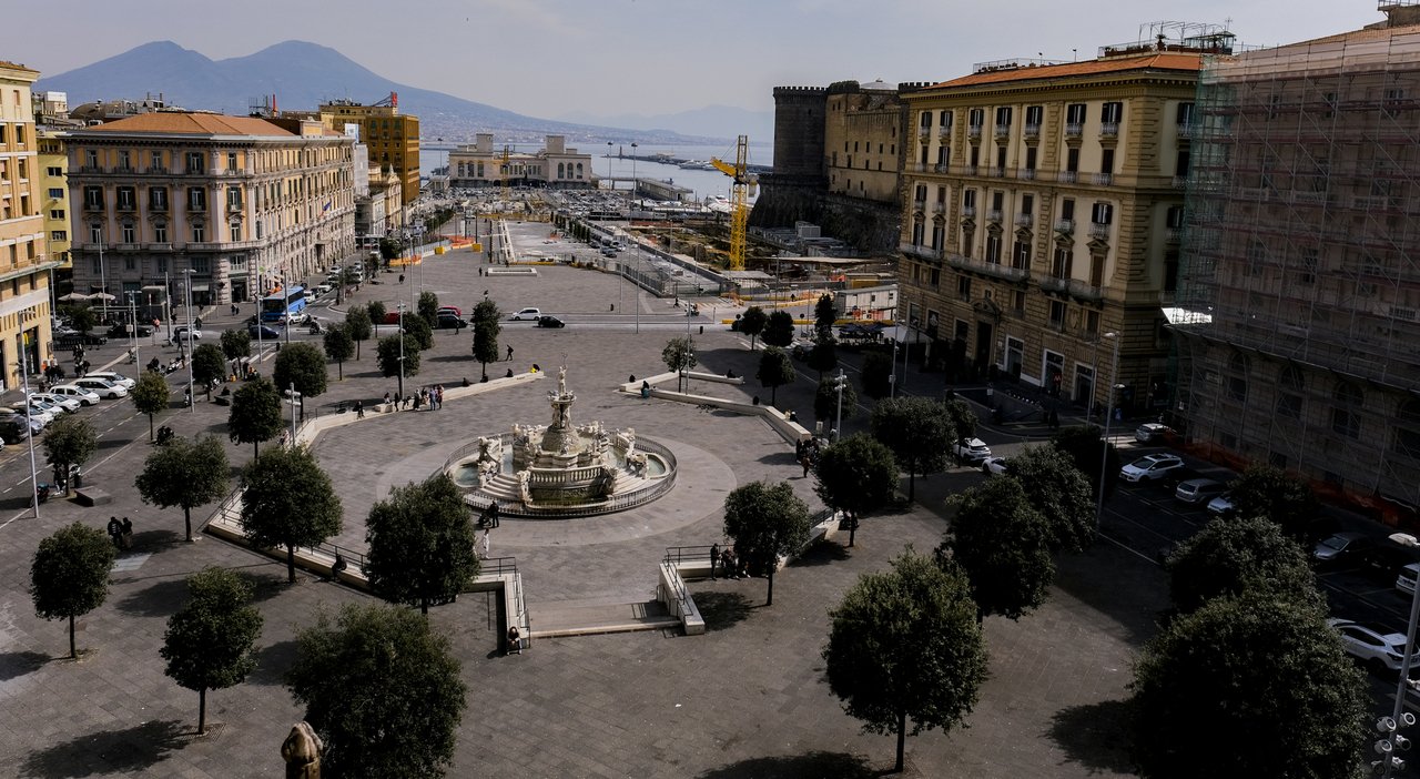 Piazza Municipio in Neapel