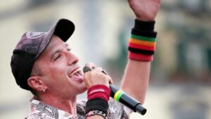 Die Neapolitaner auf dem Common Ground in Neapel: Jovine und Tartaglia in einer Hommage an Bob Marley