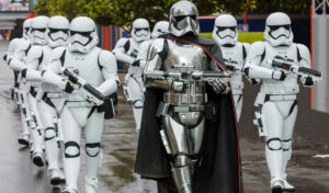 Auf der Comicon die große Star Wars Parade mit dem größten imperialen Trachtenverein