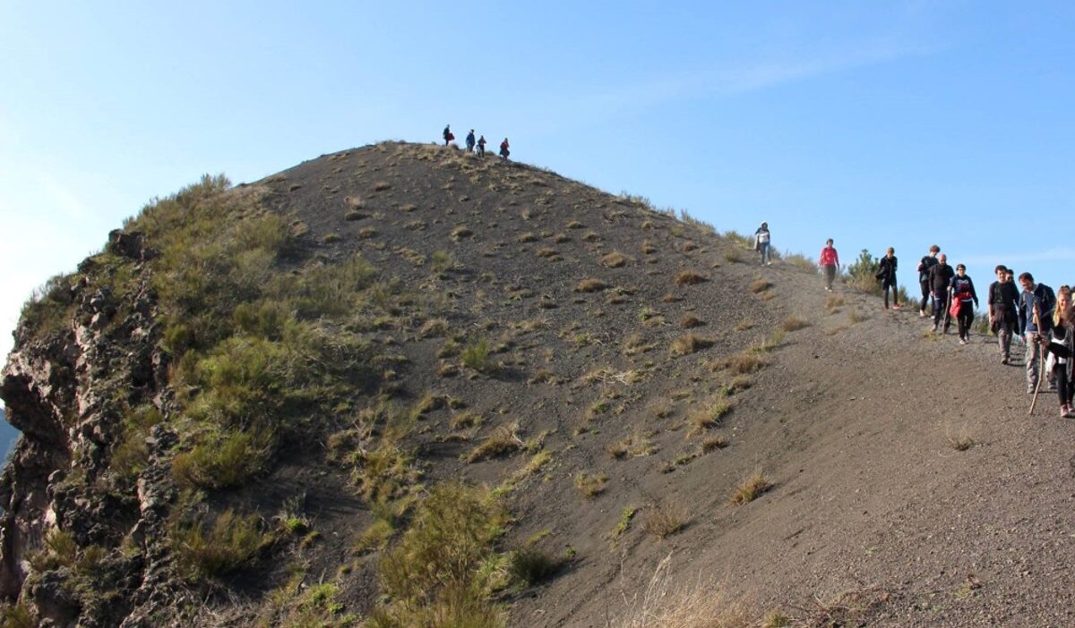 Excursion to Vesuvius on Easter Monday: a walk between nature and historic lava tunnels