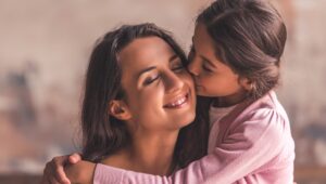 Festa della Mamma a Napoli, arrivano i Cuori di Biscotto Telethon: dove comprarli per aiutare la ricerca