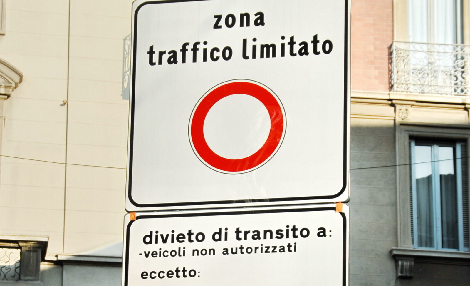 ZTL sign