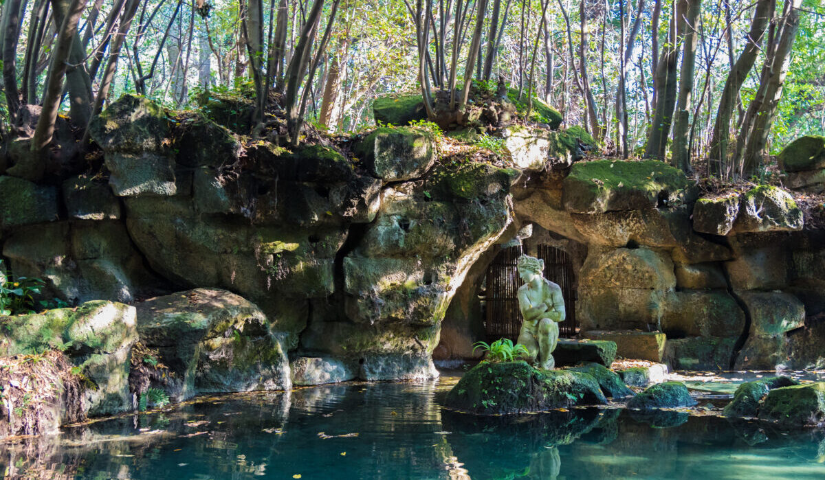 Cita en el jardín en Nápoles y Campania para descubrir parques y áreas verdes.