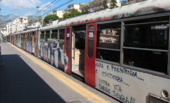 Circumvesuviana, der Dienst wurde durch neue Züge und mehr Überwachung verbessert