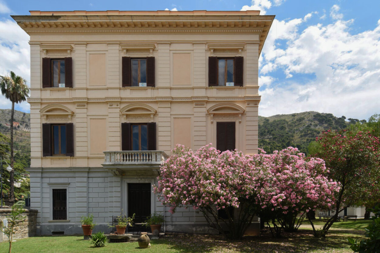 Villa Lanzara