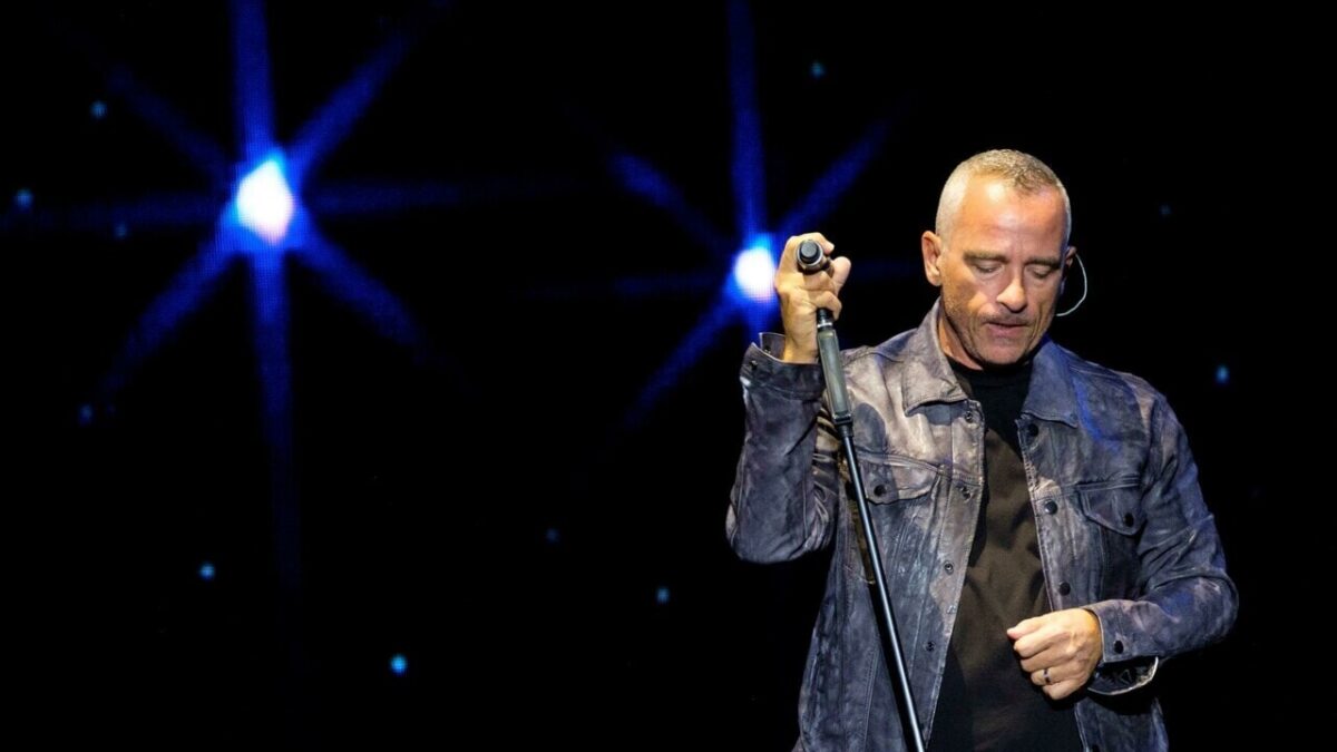 Eros Ramazzotti en concert à Eboli pour l'Infinite Beat World Tour