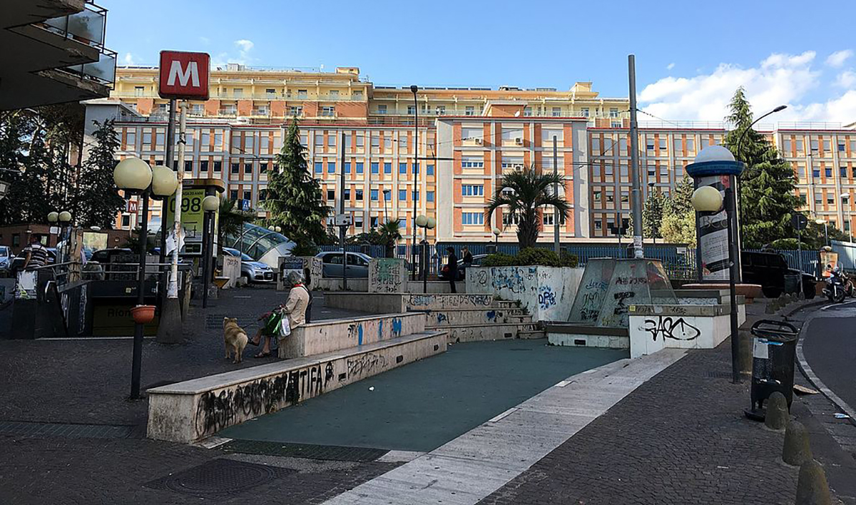 Métro Rione Alto