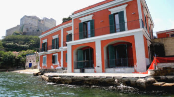 Villa Ferretti a Bacoli diventa sede della Federico II: rinasce il bene confiscato a picco sul mare