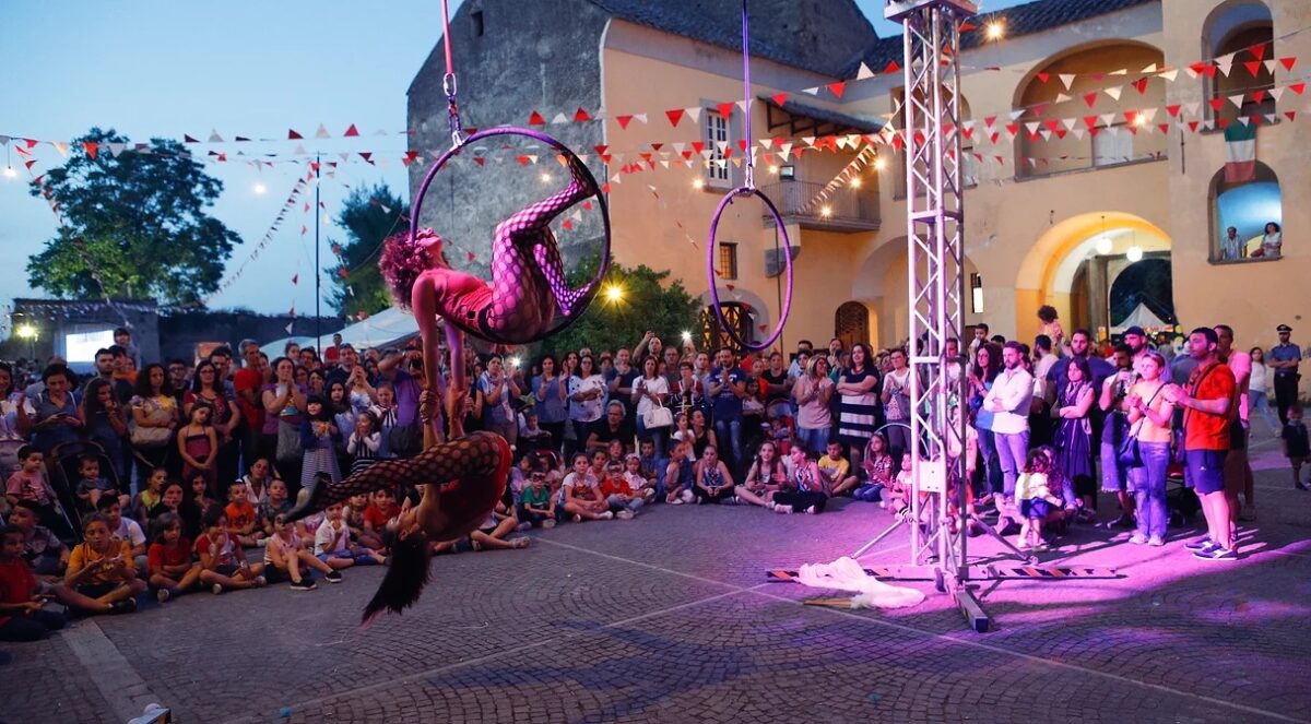 Atella Sound Circus à Succivo: le grand festival de musique et d'artistes de rue recommence