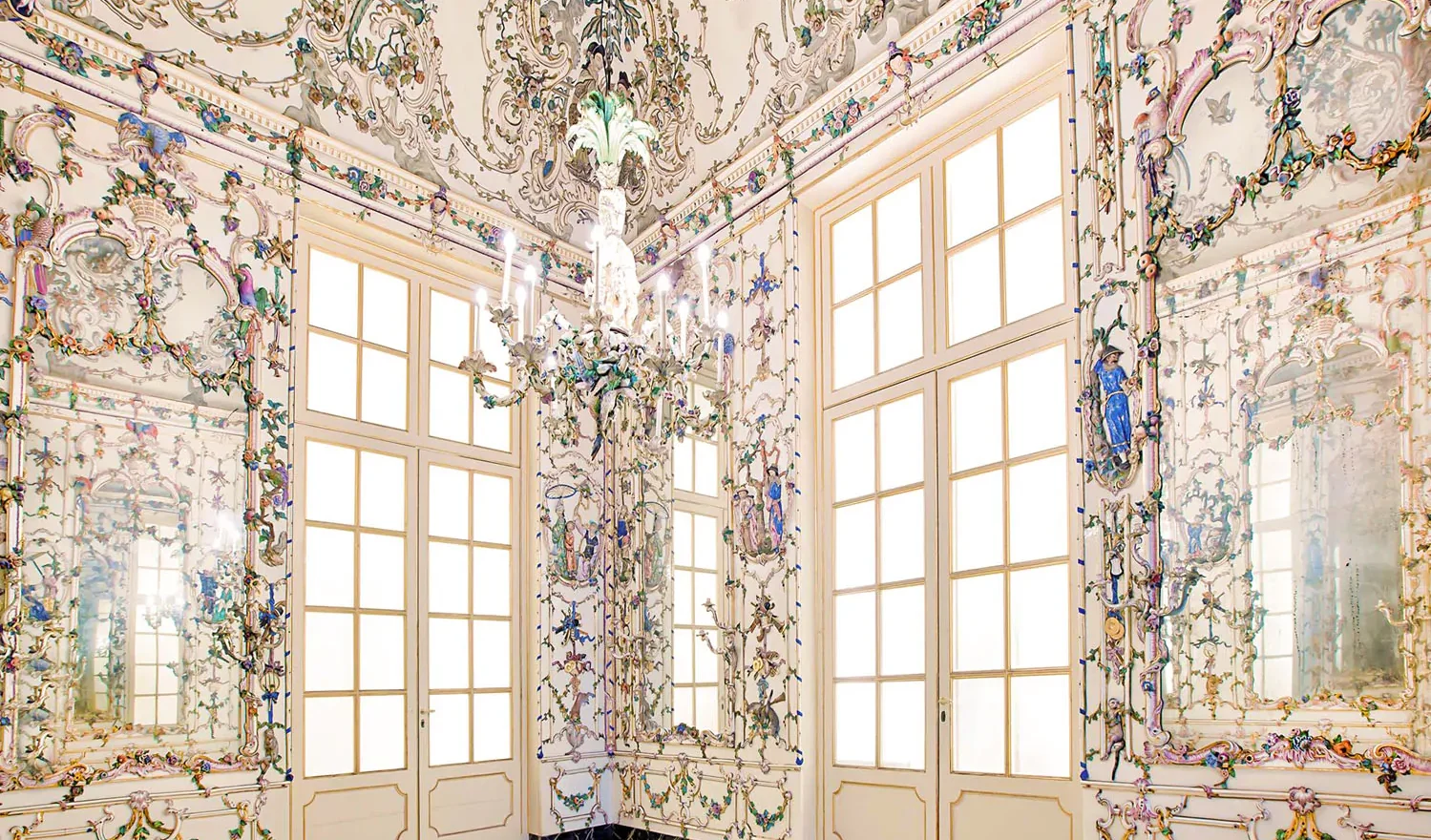 Armário de porcelanato em Capodimonte