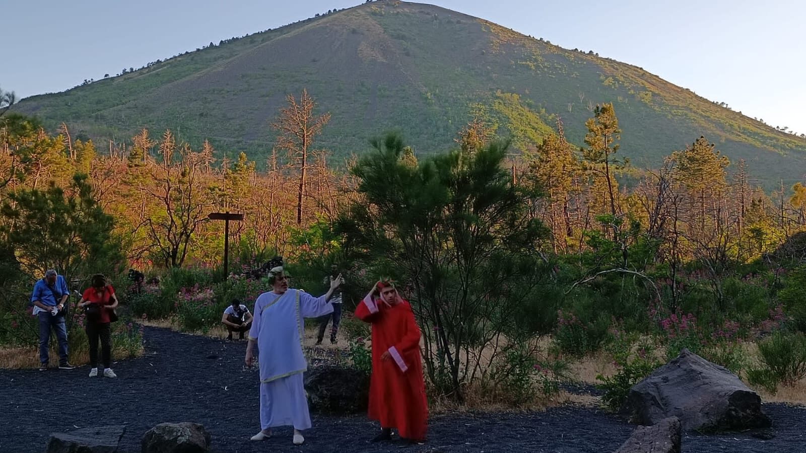 Excursion avec spectacle sur le Vésuve : un merveilleux événement dans la vallée de l'Enfer