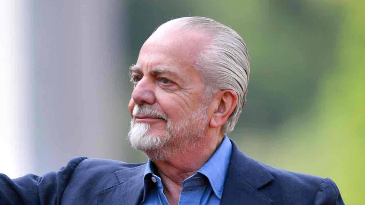 De Laurentiis está em Castel Volturno para conhecer Garcia e a equipe