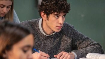 Il protagonista di Mare Fuori in una nuova fiction Netflix girata ad Amalfi