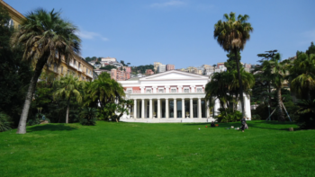 Double Dream in der Villa Pignatelli in Neapel mit Konzerten im Freien und Filmen im Garten