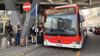 Alibus en Nápoles, aumentó los viajes desde el Aeropuerto a Oporto y la Estación Central