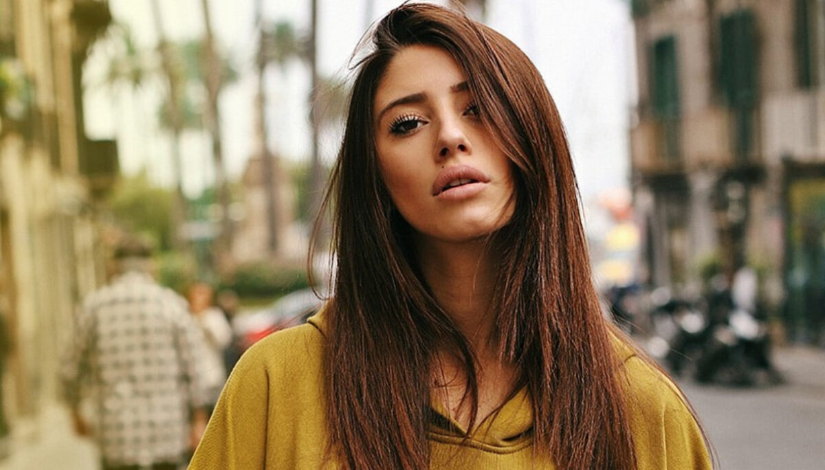 Angela Nasti, beautiful in a bathing suit on the Island of Capri