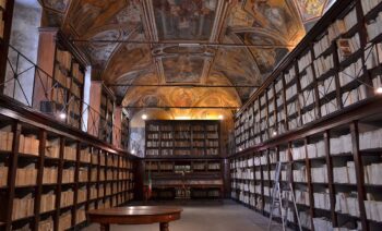 El Archivo Estatal de Nápoles se convierte en un museo: se reabren el Atrio Platano y las salas con hermosos frescos
