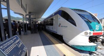 Metro prolungata a Salerno per la notte bianca: gli orari dei treni straordinari