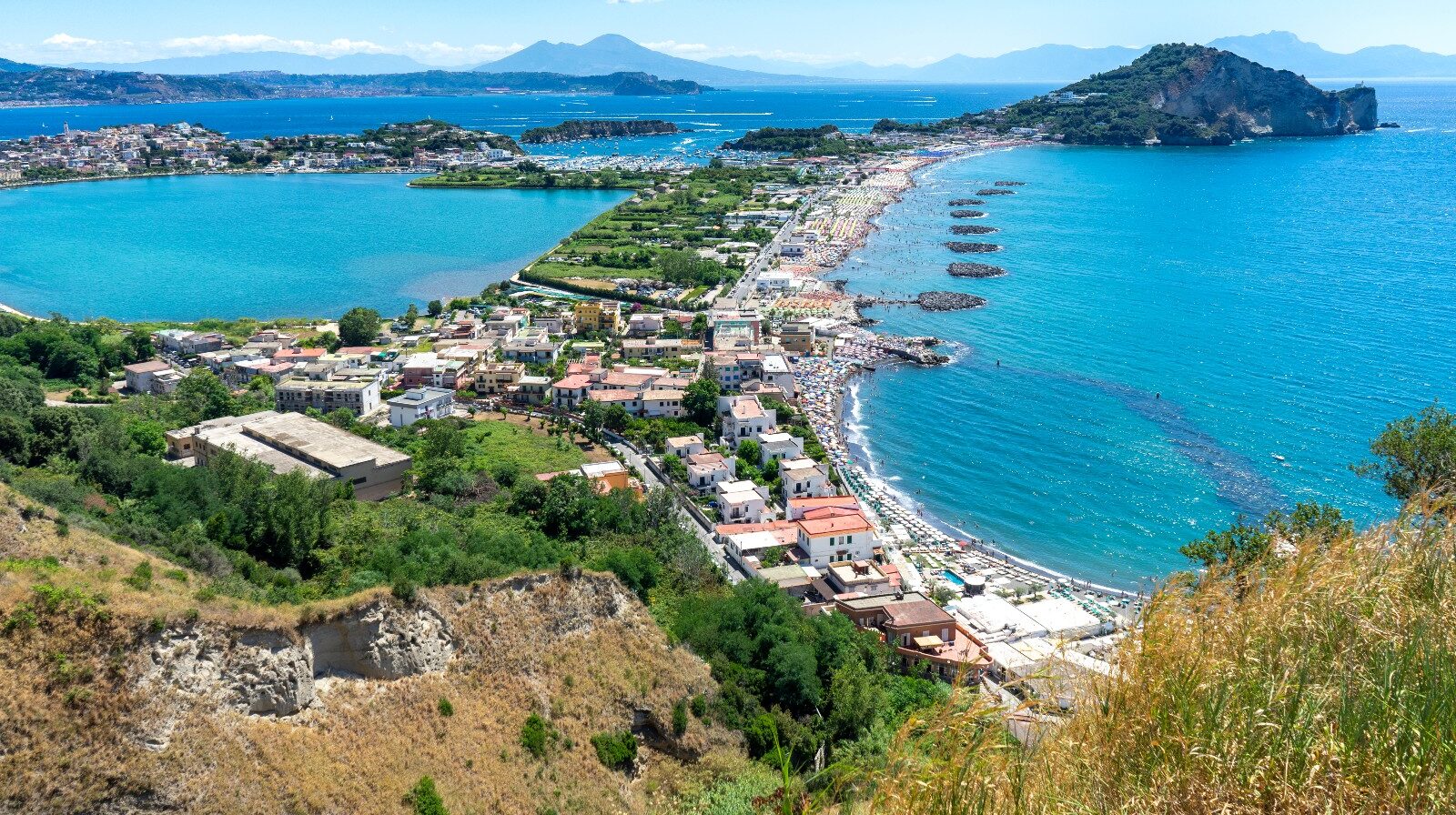 Navetta Cuma-Miseno: il bus gratuito per raggiungere i lidi e le spiagge in estate