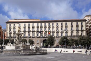 مسابقة التوظيف لبلدية نابولي: المكالمة وكيفية التقديم