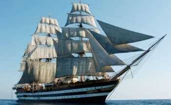 The Amerigo Vespucci in Massa Lubrense: the most beautiful ship in the world is back