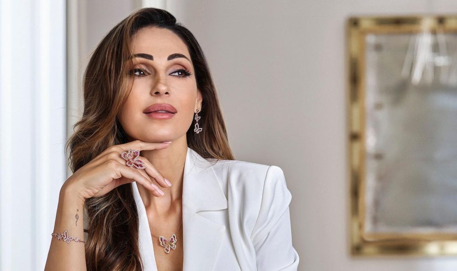 Anna Tatangelo single again: backfire with D'Alessio?