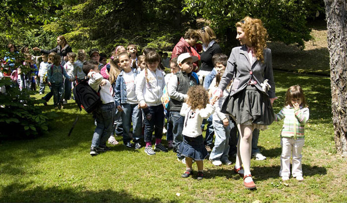 Shows für Kinder im Botanischen Garten von Neapel mit dem Herbstmärchentheater