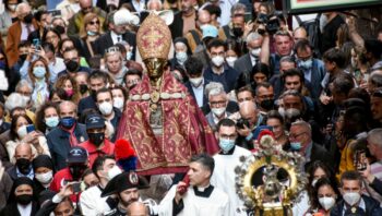 Festa di San Gennaro a Napoli, al Vomero parte la tradizionale processione