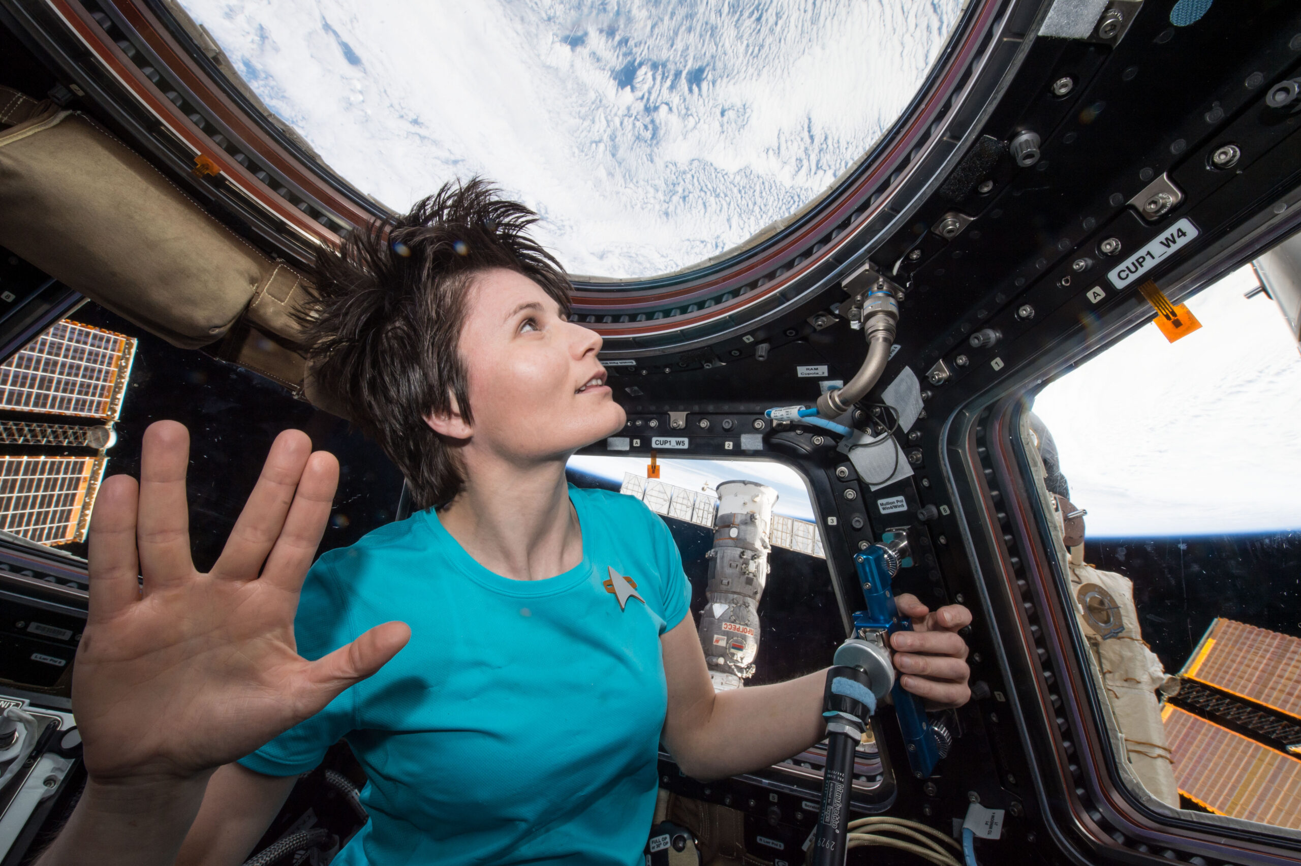 Samantha Cristoforetti from the ISS gives the Vulcan salute in honor of Leonard Nimoy