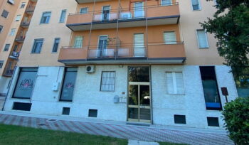 Bimba di 9 mesi picchiata dal compagno della madre: rischia la vita