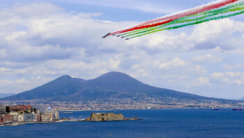 Frecce Tricolori a Pozzuoli con una spettacolare esibizione: ecco dove vederle