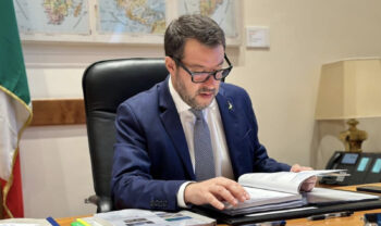 Matteo Salvini, stop reddito di cittadinanza per 6 mesi: i dettagli