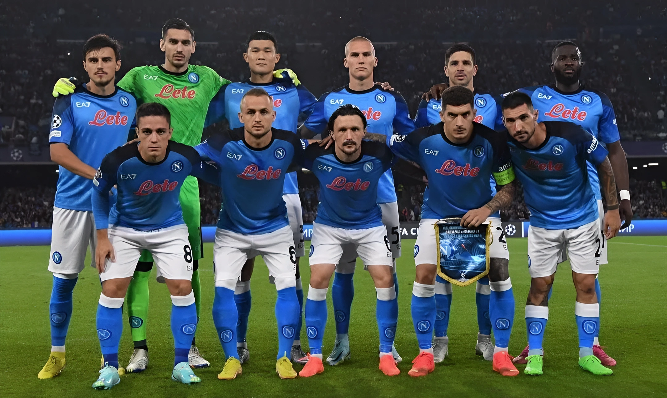 Napoli Rangers-Team im Feld