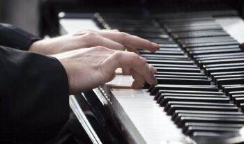 那不勒斯钢琴城，17个地方的国际音乐节，免费音乐会